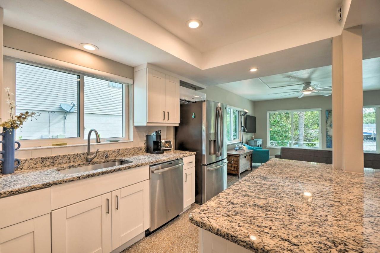 Pet-Friendly Waterfront Home - 2 Mi To Beach! Tarpon Springs Eksteriør billede