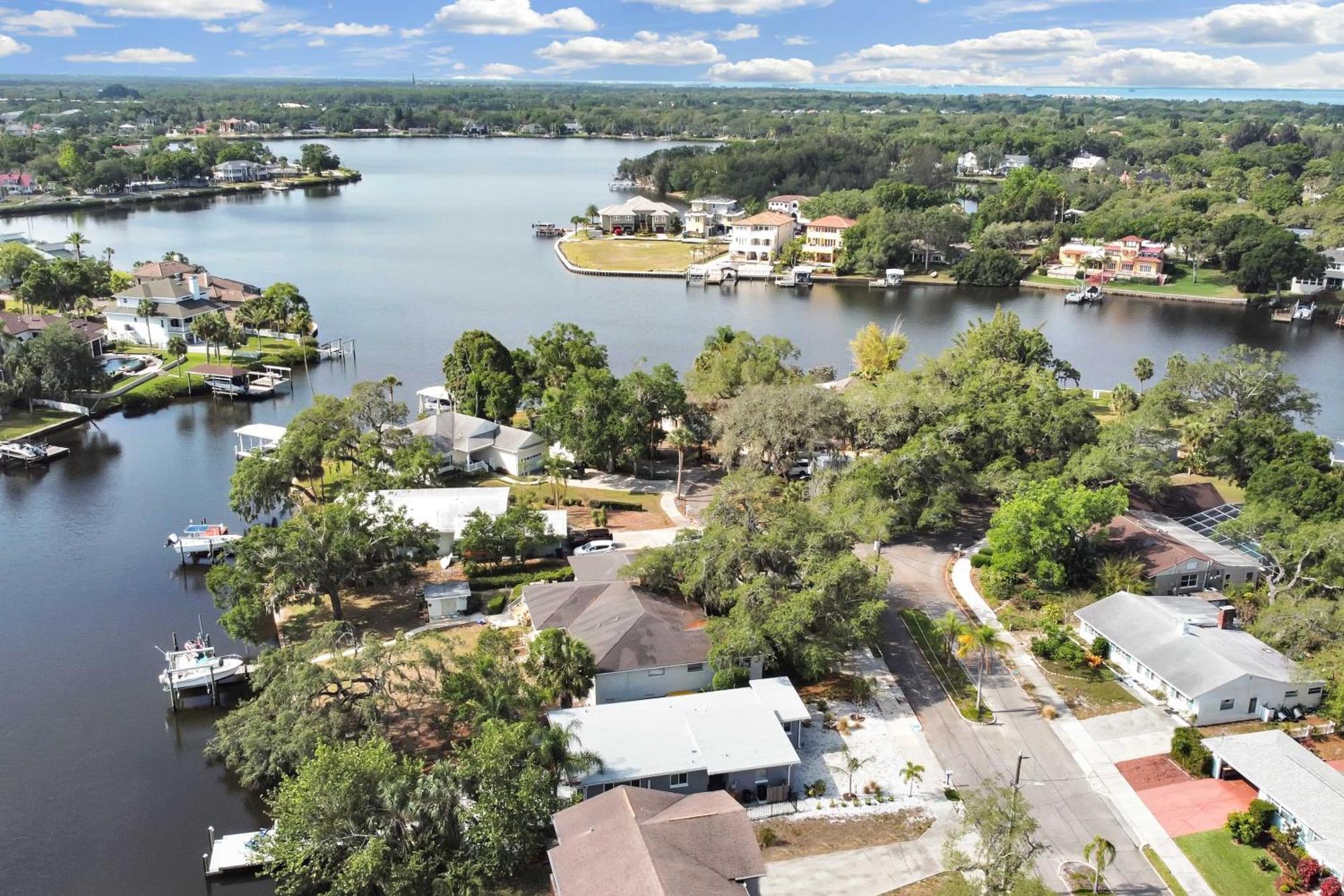Pet-Friendly Waterfront Home - 2 Mi To Beach! Tarpon Springs Eksteriør billede