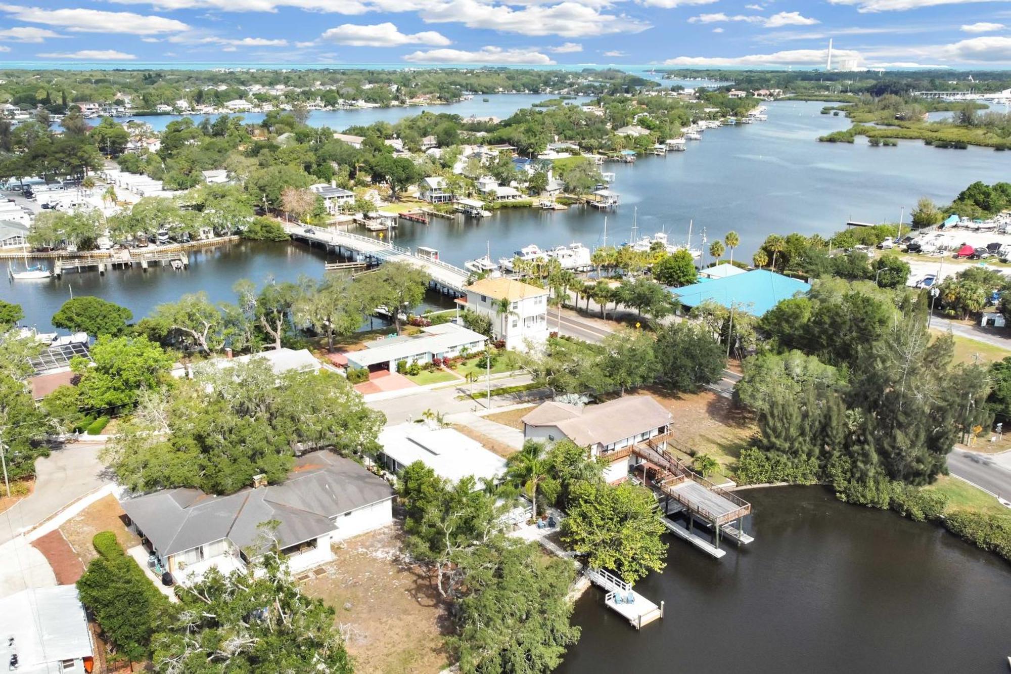 Pet-Friendly Waterfront Home - 2 Mi To Beach! Tarpon Springs Eksteriør billede